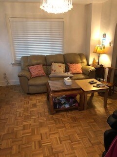 Foto del edificio - 3355 Dawson St