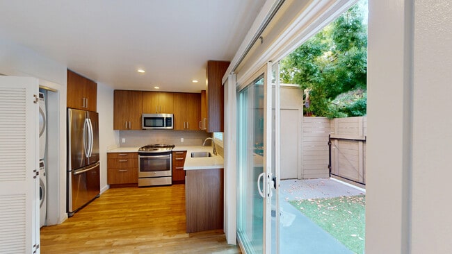 Building Photo - 1443 Casa Buena Dr