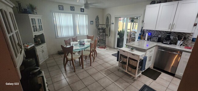 Foto del edificio - 4540 SW 26th Ter