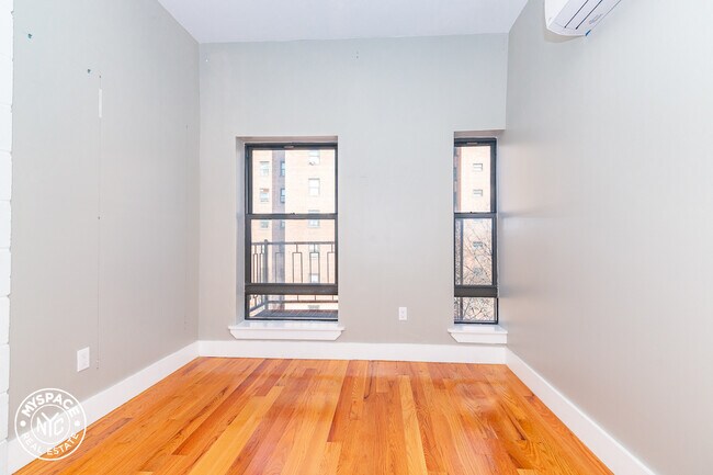 Building Photo - 126 Douglass St