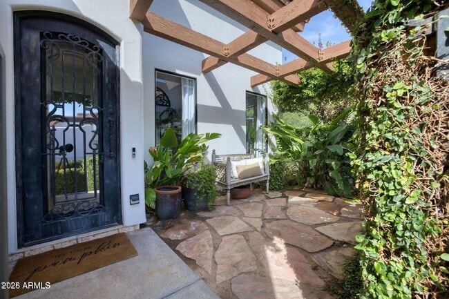 Building Photo - 6198 N 28th Pl