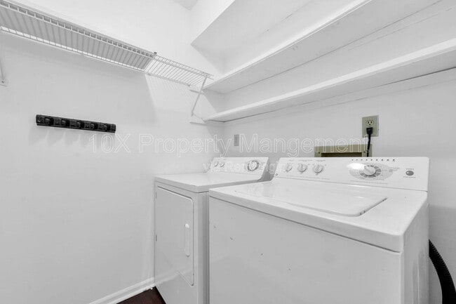 Foto del edificio - 5246 Brynwood Dr