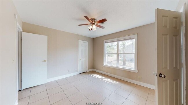 Foto del edificio - 202 Walton Dr