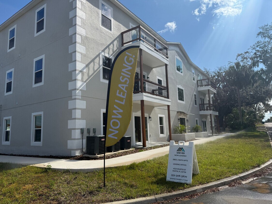 Foto principal - Luxury 2 Bed 2 Bath, Downtown Eustis Full ...