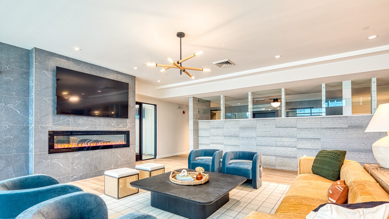 Salón del primer piso - ERA at PARK 216 Apartments (Suffolk’s Newest 55+ Luxury Living Community)