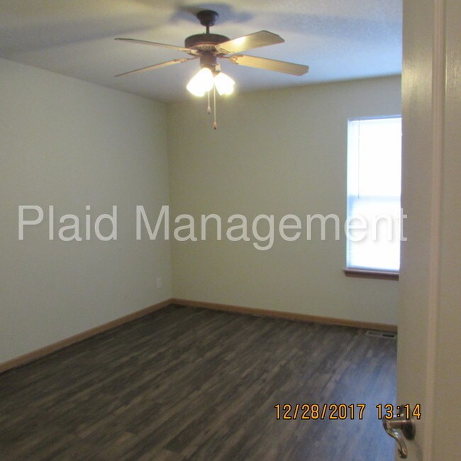 Building Photo - Great Half Duplex