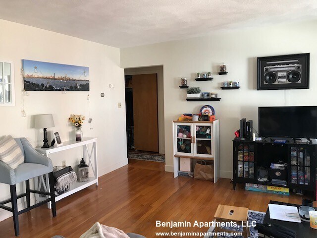 Foto del edificio - 312 Tappan St