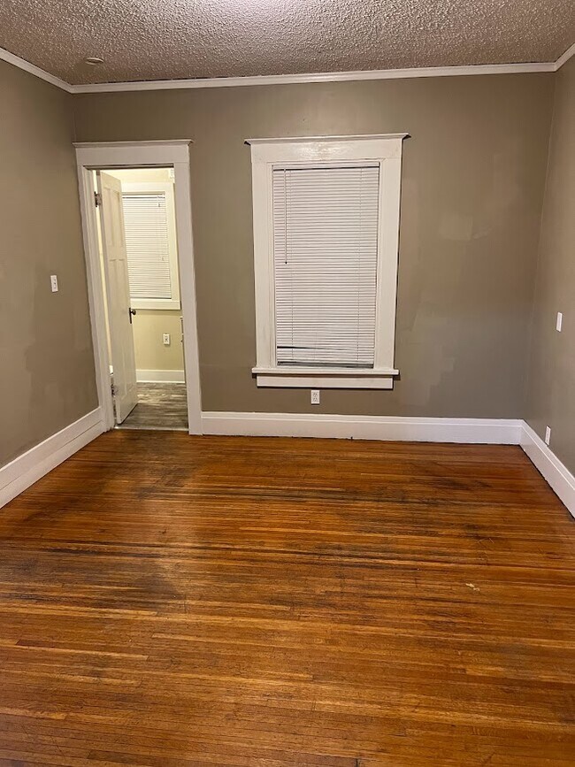 Dining Room - 72 Hollister St