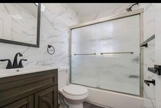 Building Photo - 167-16 43rd Ave