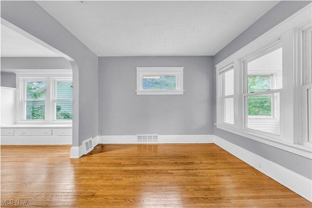 10128 Unity Ave Cleveland, OH 44111 – photo 5