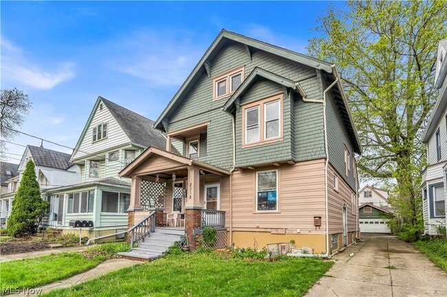 Building Photo - 2018 W 100th St