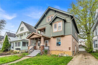 Building Photo - 2018 W 100th St