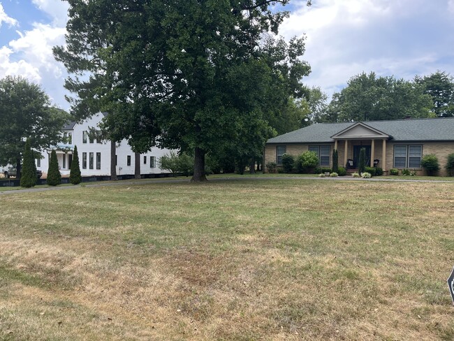 Building Photo - 519 Meadowlark Ln