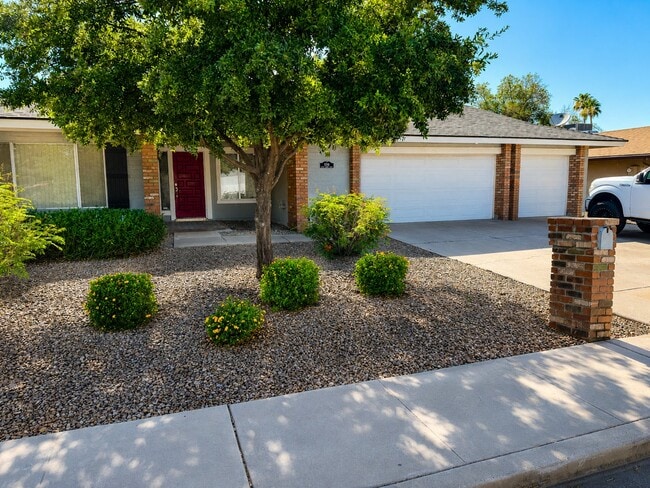 Photo - 5918 S Clark Dr House