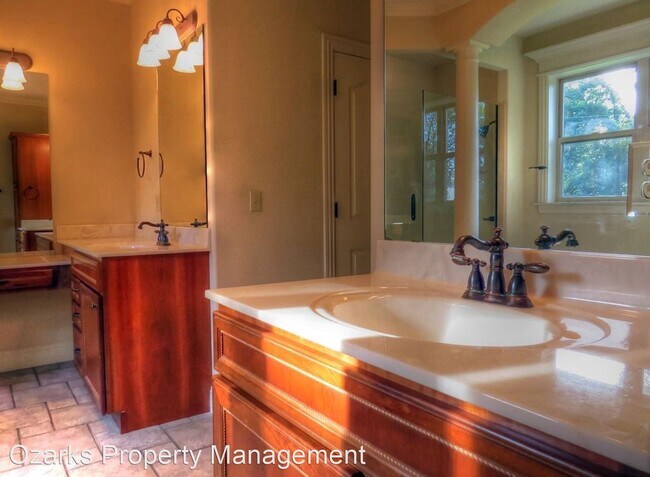 Building Photo - 5 br, 3 bath House - 150 WOODLAND HILLS DRIVE