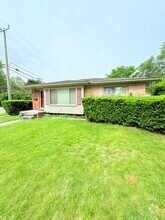 Building Photo - 2503 Maplewood Ave