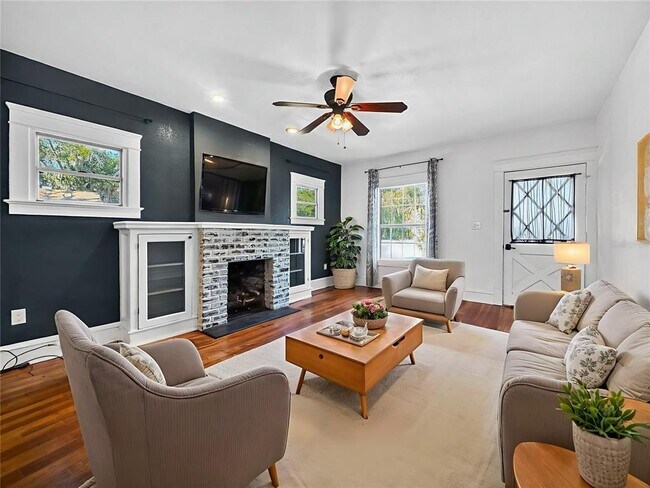 Foto del edificio - 1016 E Washington Ave