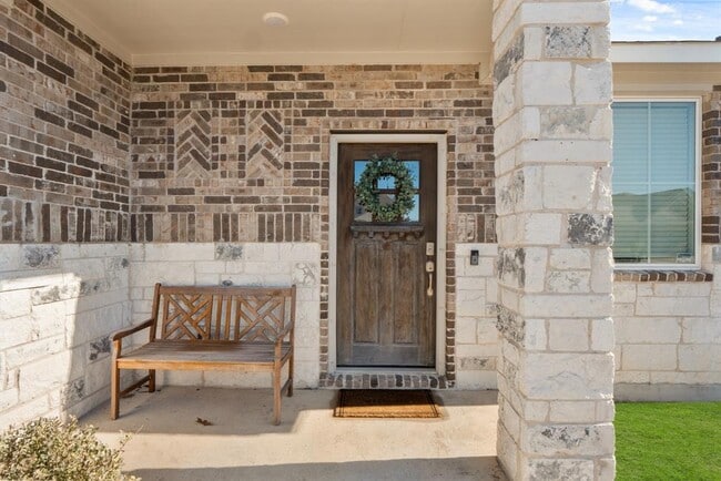 Building Photo - 716 Bridle Creek Dr