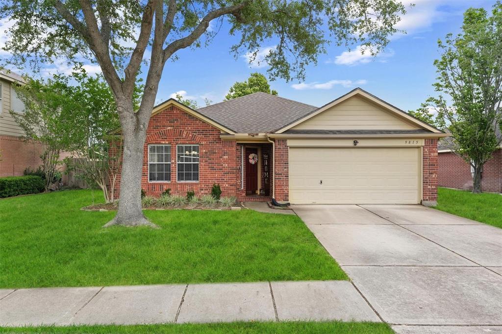 Foto principal - 9815 Hallmark Ln