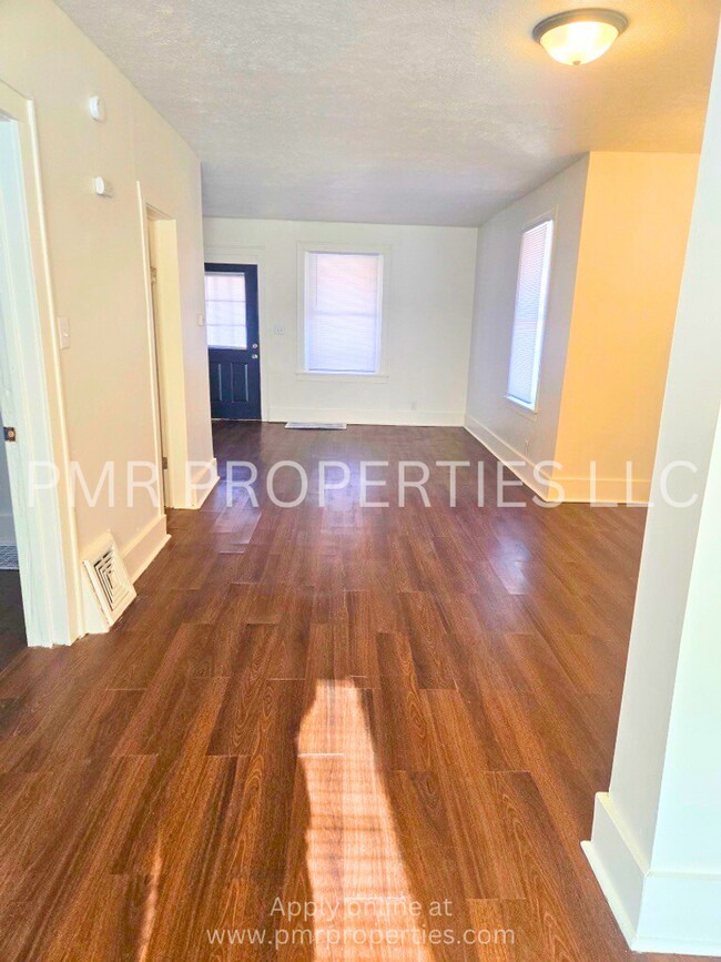 Building Photo - 2 Bedrooms/1 Bathroom House