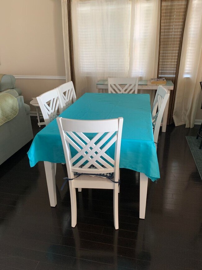 Foto del edificio - 2-Bedroom, 2-Bath In Azalea Lakes