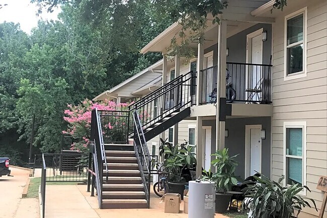 Foto del edificio - 502 W Main St