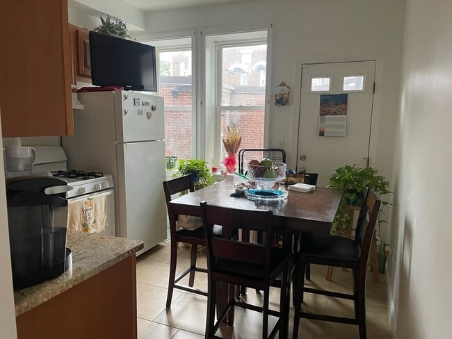 Building Photo - 103 Shurtleff St