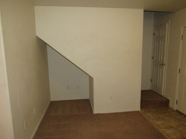Building Photo - 1100 Goeglein Gulch #267
