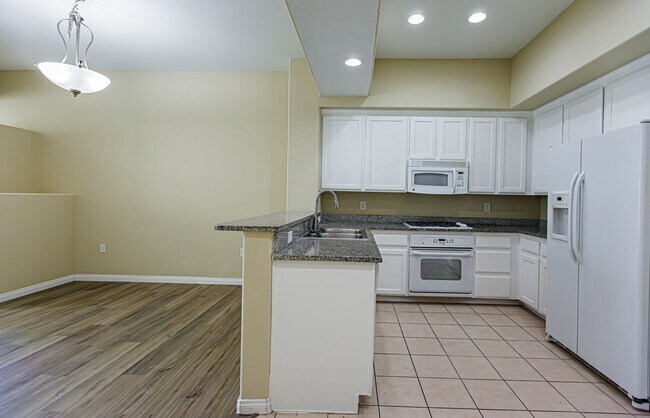 Foto del edificio - Top Floor 2 Bedroom Condo Located in Manha...