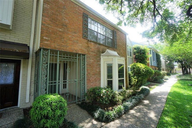 Foto del edificio - 1551 W Sam Houston Pkwy S