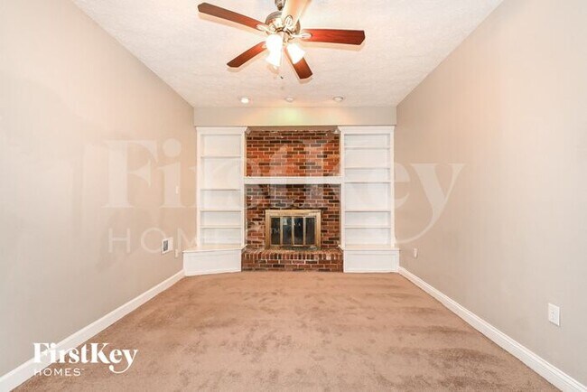 Building Photo - 539 N Odell St
