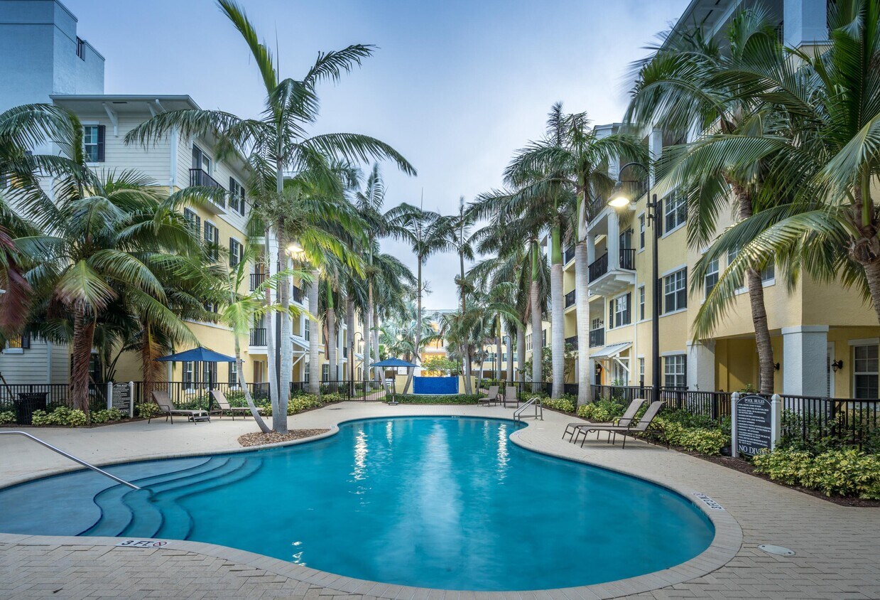 Foto principal - 225 S Latitude Cir
