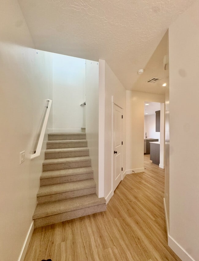 Building Photo - 5715 S Weehawken Ln