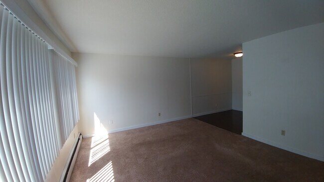 Building Photo - 2536 Lyndale Ave S