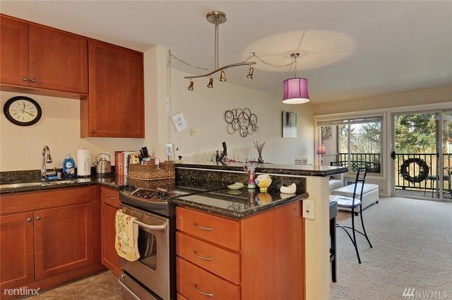 Building Photo - 1 br, 1 bath - 130 105th Ave SE Apt 218