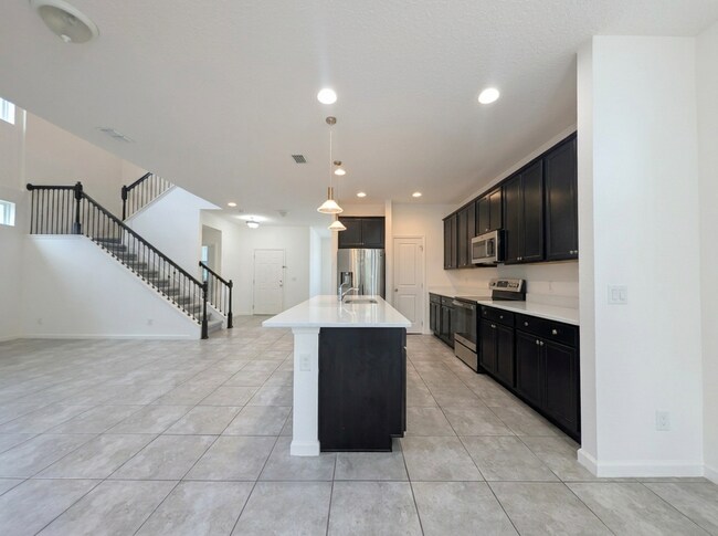 Foto del edificio - Move-In Ready 4-Bed in Silver Oak, Quartz Kitchen and Community Pool