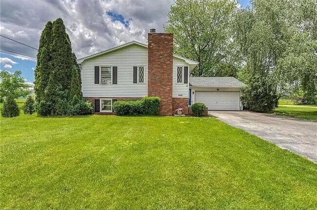 Building Photo - Exquisite home for you