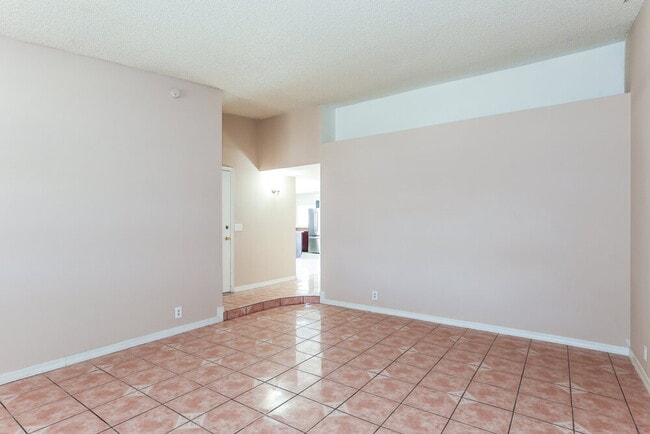 Building Photo - 8516 W Roma Ave