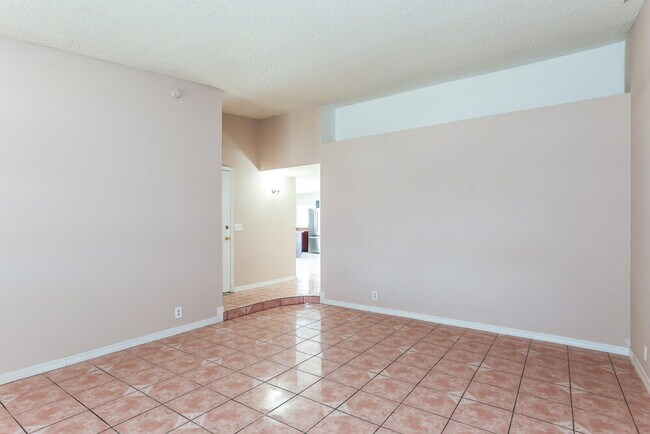 Foto del edificio - 8516 W Roma Ave