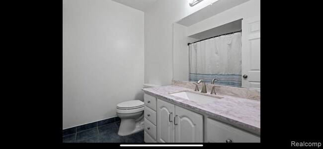 Foto del edificio - 23414 Middlebelt Rd