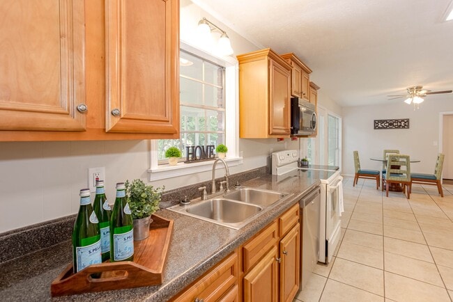 Foto del edificio - 3959 Wedgewood Ln