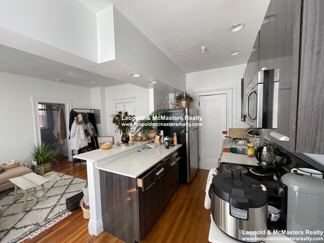 Foto del edificio - 85 Park Dr