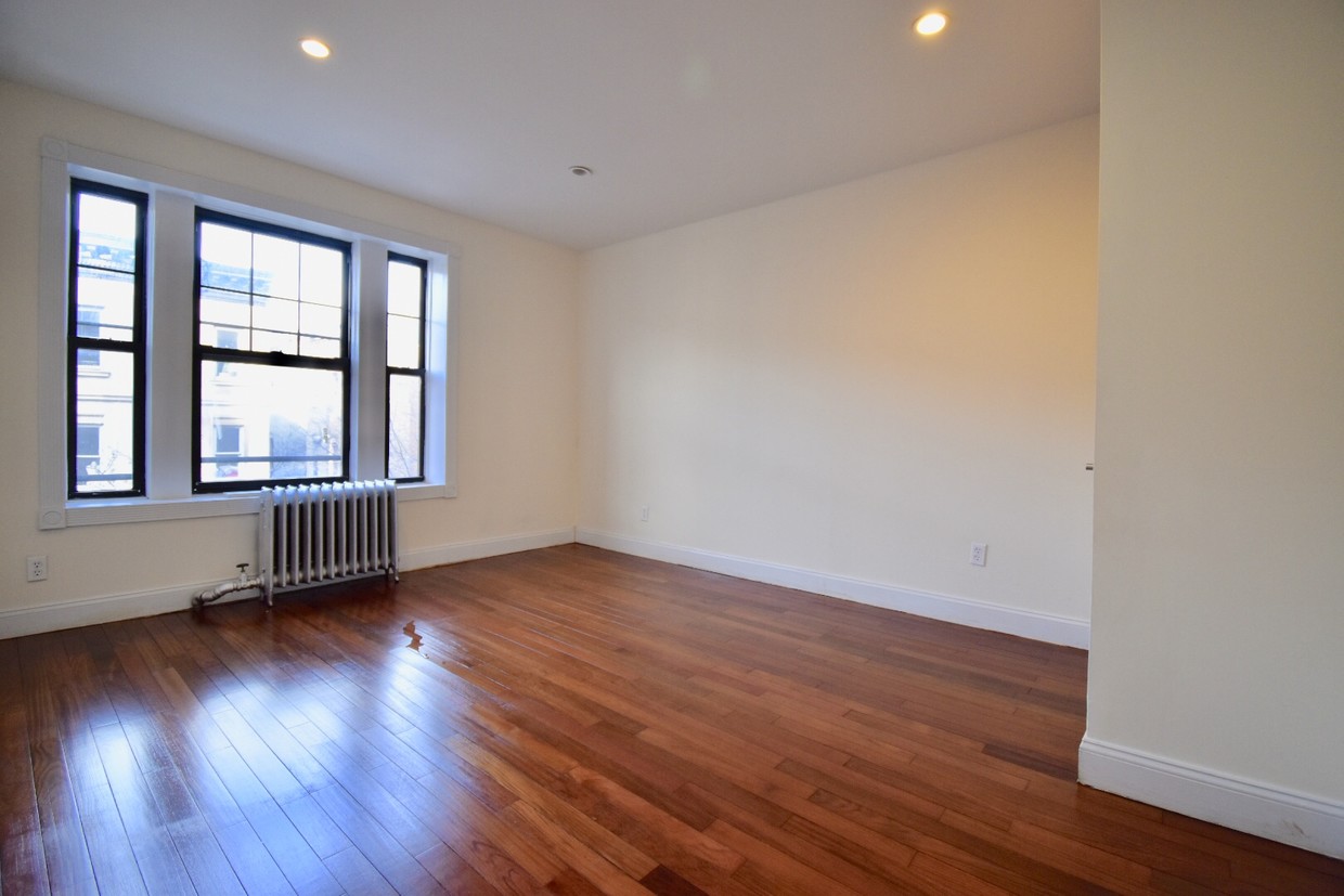 Bedroom 1 - 53 Hamilton Terrace