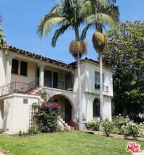 Building Photo - 915 S Holt Ave