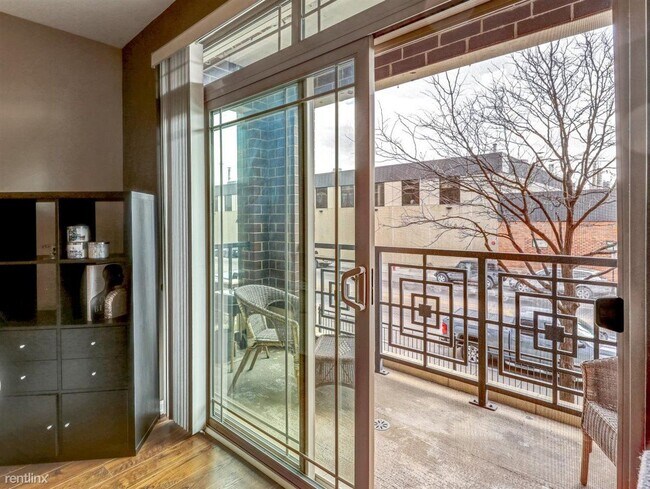 Foto del edificio - 1 br, 1 bath Condo - 6436 Roosevelt Rd