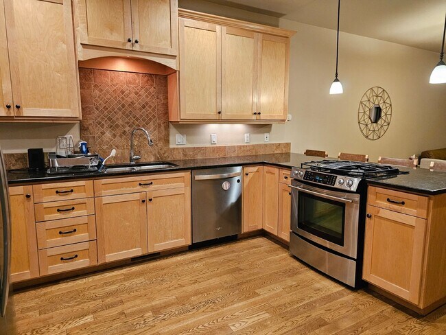 Foto del edificio - 715 NE Oak St
