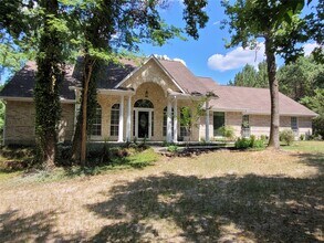 Building Photo - 2626 Blue Lake Dr