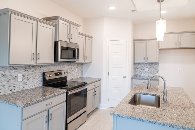 Building Photo - 1454 Citadel Dr