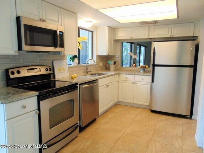 Foto del edificio - 300 Olympia Ct