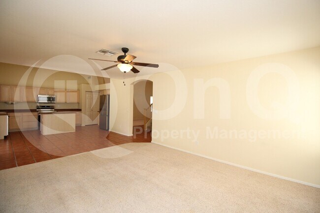 Building Photo - 7460 W Lone Cactus Dr